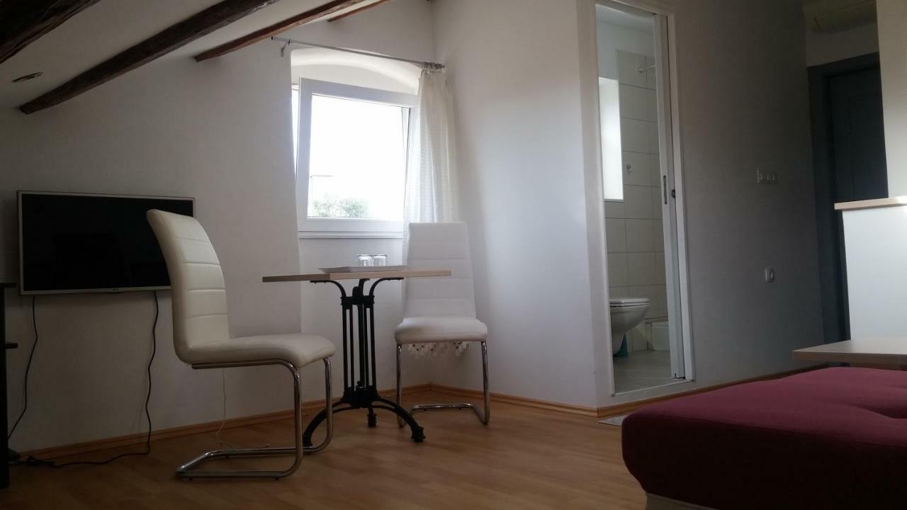 Family House Nerezine 아파트 외부 사진