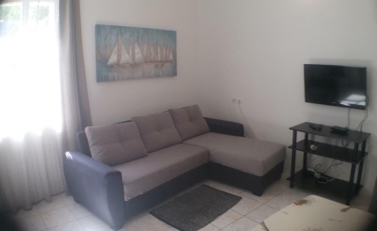 Family House Nerezine 아파트 외부 사진