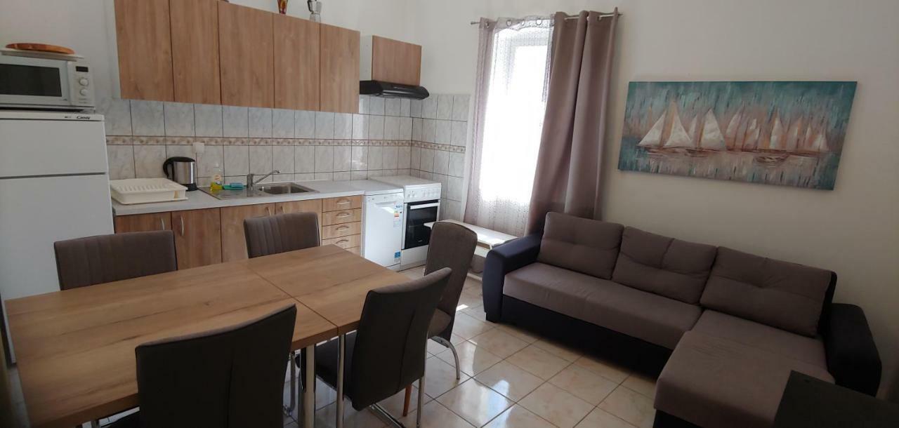 Family House Nerezine 아파트 외부 사진